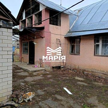 Продаж будинку біля річки