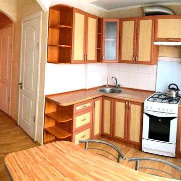 Продаж 3-х к.кв. вул. Новгородська, буд. 5, поруч 5-та дитяча лікарня.