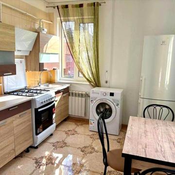 # Продам 1/3 частину будинку на Басів Куті