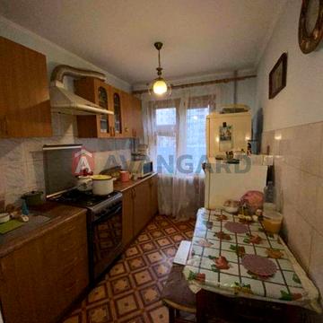 Продається 4 кімнатна квартира.