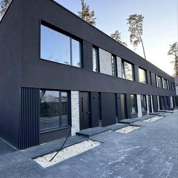 Таунхаус с газом, рядом школа, большой участок, 4 комнаты.