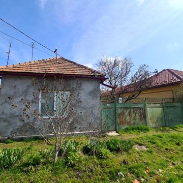 Продається 2-х кімнатний будинок в м.Берегове