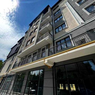 Продаж 3-кімнатної квартири в клубному будинку з правом власності.