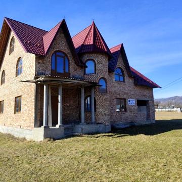 Продаж будинку в Карпатах с. Шешори Підведені газ та електроенергія