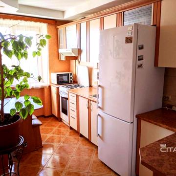 Продам трехкомнатную квартиру в Чернигове, ул. Рокоссовского