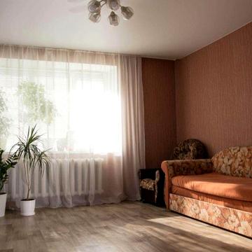 Двокімнатна з меблями і технікою