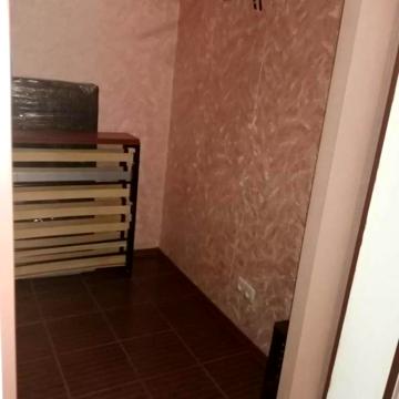 Червона вул., 6