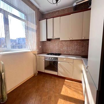 Продаж 2к Квартира Героїв Крут вулиця