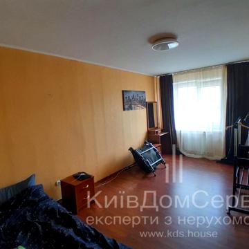 Академіка Глушкова просп., 18