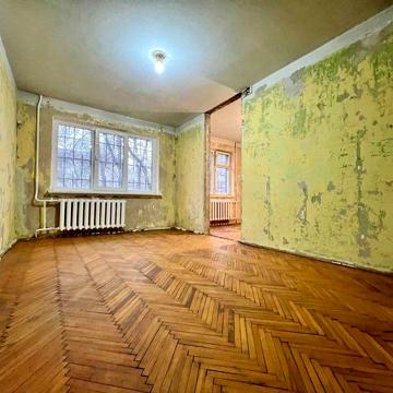Продаж 2к квартири по проспекту Космонавтів