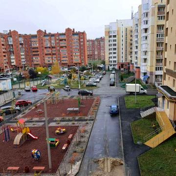 Продам 2-кім. квартиру 80,9 кв.м від власника, Бориспіль, вул. Йови, 1