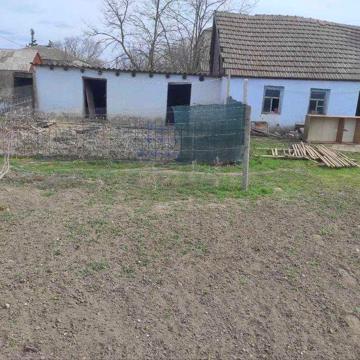 Будинок в центрі с.Привільне