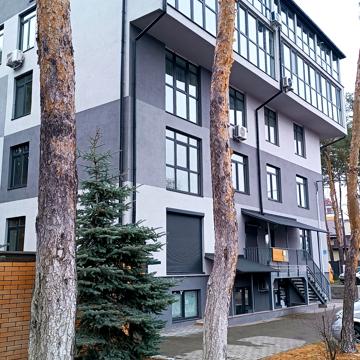 Радистів вул., 24