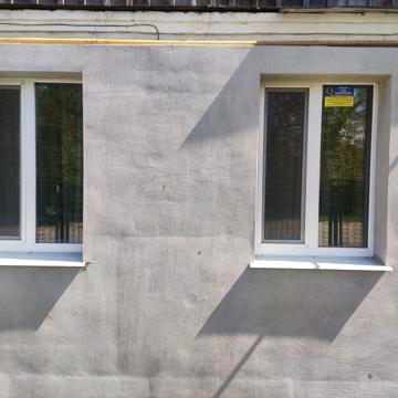 Приватний будинок з гаражем та великою присадибною ділянкою