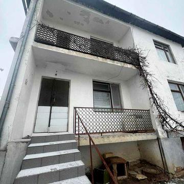 Продається 2 поверховий будинок