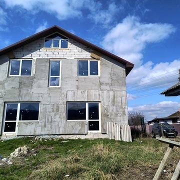 Продаж 2-х будинків у с. Будище, в центральні частині села.