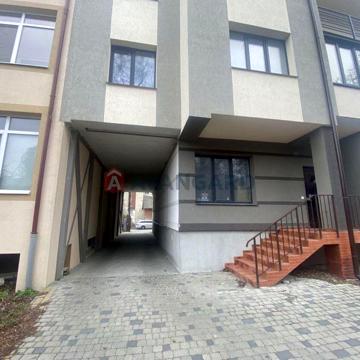 Продаж двохрівневої квартири по вул.Куликівській