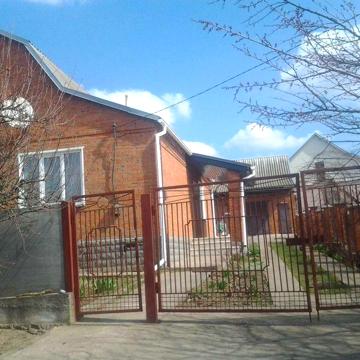 Продам половину будинку