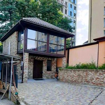 Продам новий будинок в центрі в стилі Loft