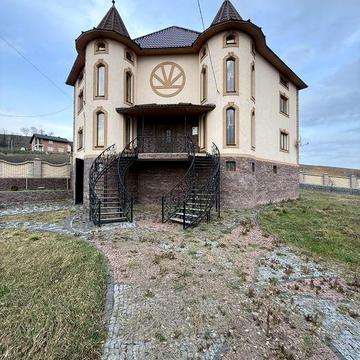 Продається будинок 600 м², с. Великі Кучурів. Поруч будується аквапарк