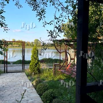 Вишнева вул.