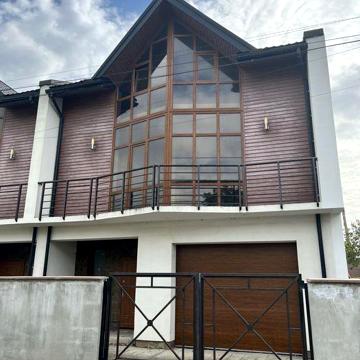 Продається дуплекс пл. 274 в центральні частині Івано-Франківська