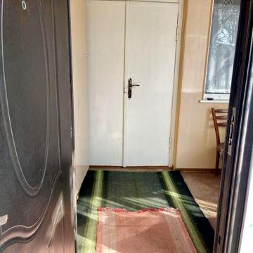 Продам квартиру з власним двором