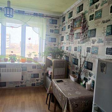 Продается 2-х комнатная квартира в пгт Барышевка.