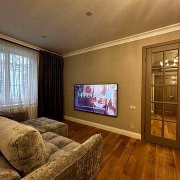 Срочно сдам 3 ком. квартиру, Александровский пр-т 27. Новострой