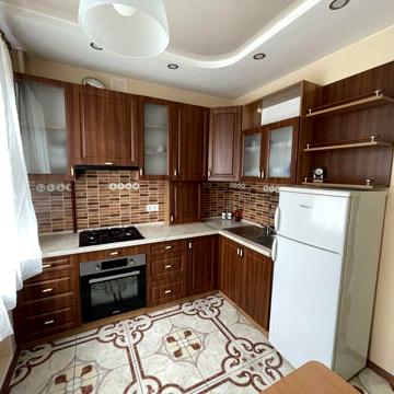 Двокімнатна квартира в Лісовій Бучі з ремонтом та меблями