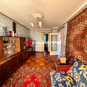 Полякова, 5