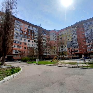 Вокзальна вул., 28