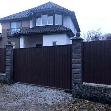 Продам двоповерхову частину будинку