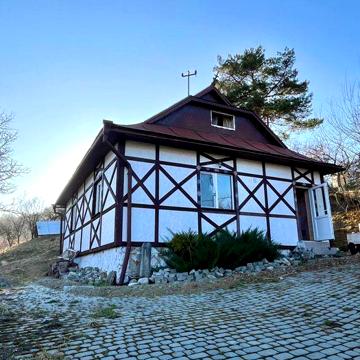 Продається будинок. Яремче. Ділянка 10 с. Гори. Під оренду. Бізнес.