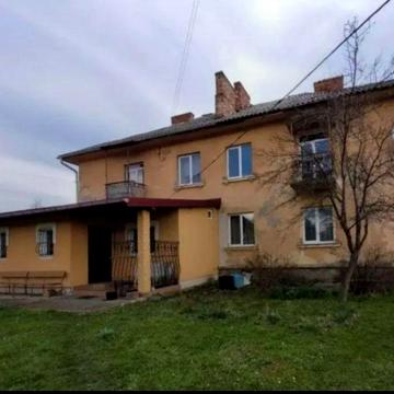 Продаж 3-х кімнатної квартири (р-н 8 школи)