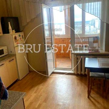 Продам 1 к вул.Олександри Естер 3  Троещина