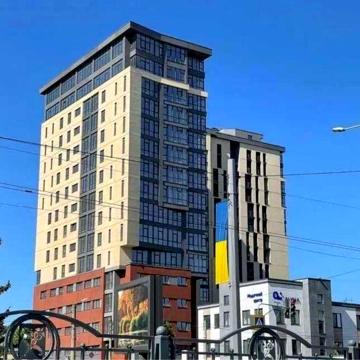 Продам квартиру в ЖК Кристалл метро Левада