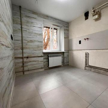 Незалежності вул. (Титова), 28