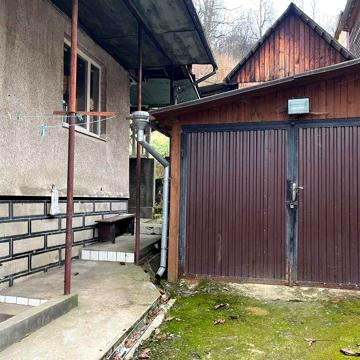Продається будинок в м. Рахів