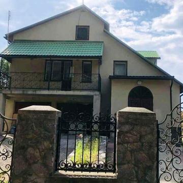 Продам затишний будинок у Лубнах