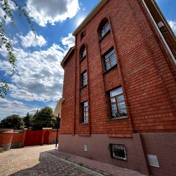 Сдам дом 600м2 правый берег