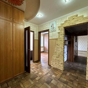 5 кімнатна, 4 мкрн, ремонт, АО, торг, YES