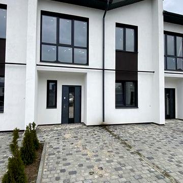 Продаж готового таунхауса в Крихівцях з комунікаціями
