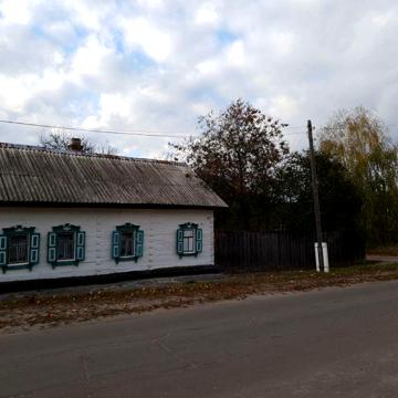 Продається будинок у центрі с-ща Короп