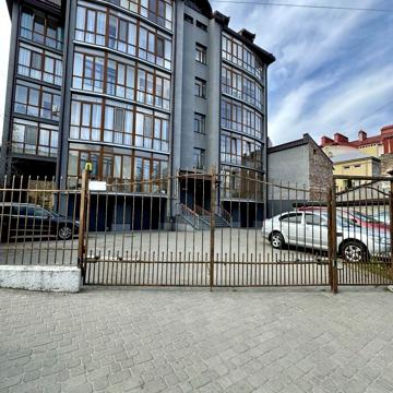 Кутова вул., 5