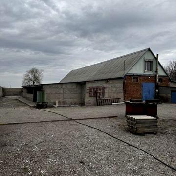 Виробництво двух поверхова будівля з усіма зручнастями для проживаня