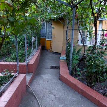 Продаю дом по улице   Троицкий, со в/у, разделён на 2 входа, земля при