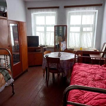 Продаж Бродецьке 1 кім. квартира зі своїм подвірьям.