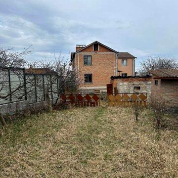 (5) Продам частину будинку на Пятничанах 4422