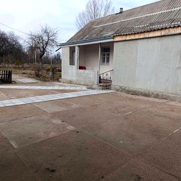 Будинок з великою ділянкою  в с. Новопіль